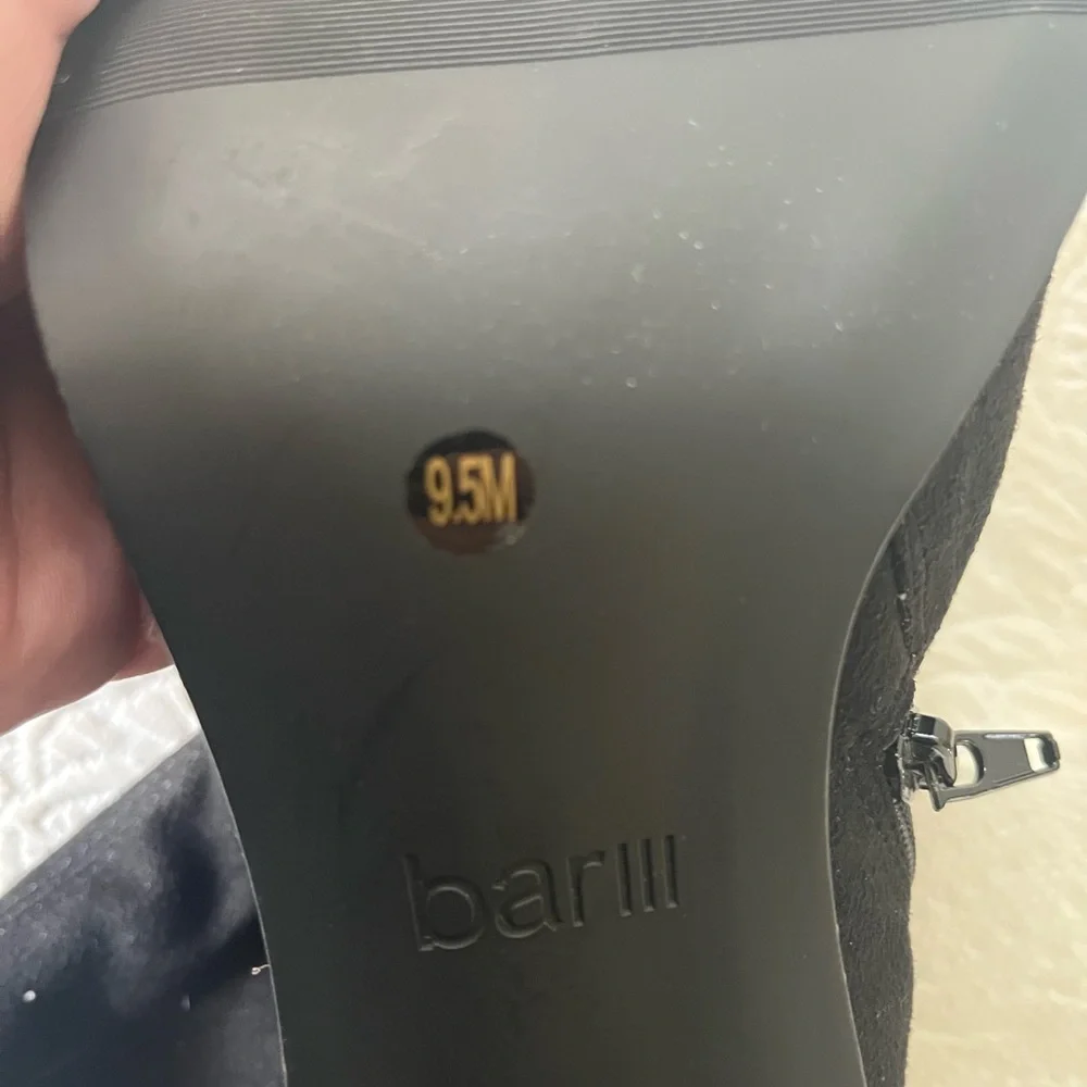 BarIII Layneef booties Size 9.5